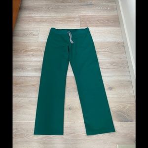 NWOT Figs Livingston pants, Hunter green, Small